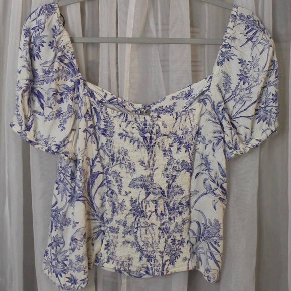 Women's H&M white/blue Floral cropped top with Fluffy sleeves in Sz (L) - Picture 5 of 9